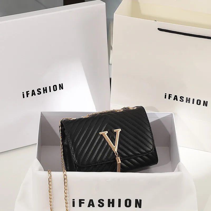 Women's Sequin-Embroidered Bag with Tassel – Luxury Shoulder or Party Bag (Clutch Style)