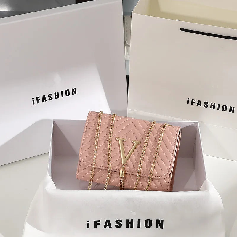 Women's Sequin-Embroidered Bag with Tassel – Luxury Shoulder or Party Bag (Clutch Style)