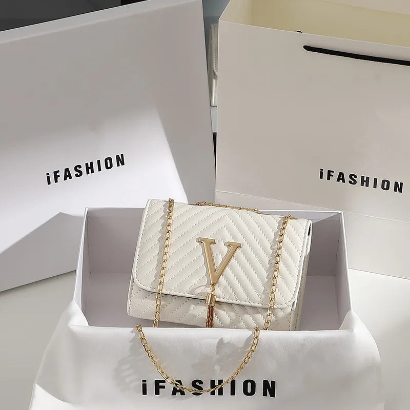 Women's Sequin-Embroidered Bag with Tassel – Luxury Shoulder or Party Bag (Clutch Style)